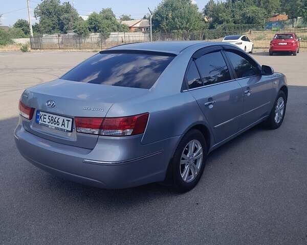 Сірий Хендай Соната, об'ємом двигуна 2 л та пробігом 132 тис. км за 9200 $, фото 14 на Automoto.ua