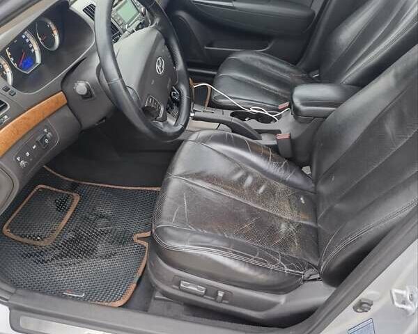 Сірий Хендай Соната, об'ємом двигуна 2.36 л та пробігом 300 тис. км за 5500 $, фото 19 на Automoto.ua