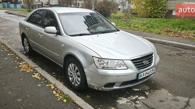 Серый Хендай Соната, объемом двигателя 2 л и пробегом 354 тыс. км за 5300 $, фото 7 на Automoto.ua