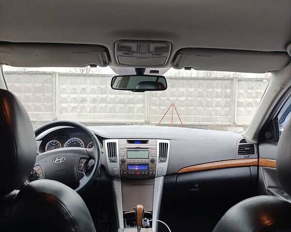 Сірий Хендай Соната, об'ємом двигуна 2.36 л та пробігом 300 тис. км за 5500 $, фото 14 на Automoto.ua