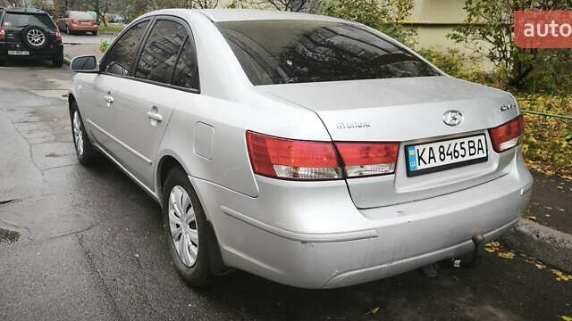 Серый Хендай Соната, объемом двигателя 2 л и пробегом 354 тыс. км за 5300 $, фото 9 на Automoto.ua