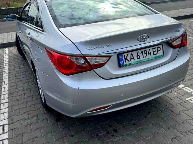 Сірий Хендай Соната, об'ємом двигуна 2 л та пробігом 120 тис. км за 5700 $, фото 2 на Automoto.ua