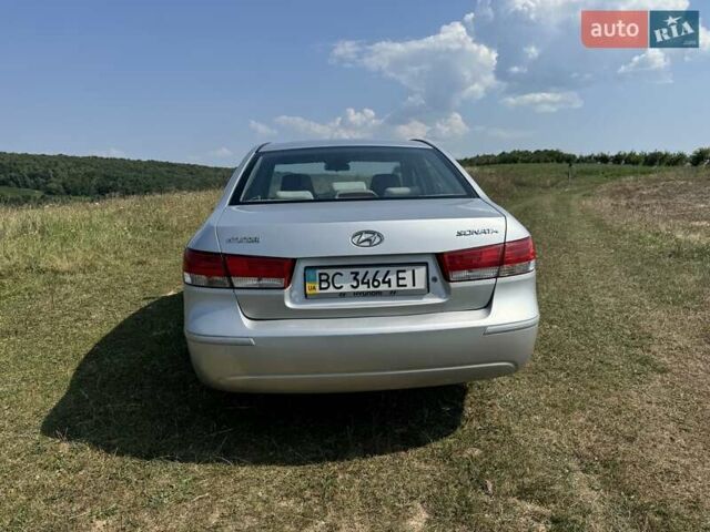 Серый Хендай Соната, объемом двигателя 2 л и пробегом 343 тыс. км за 4300 $, фото 6 на Automoto.ua