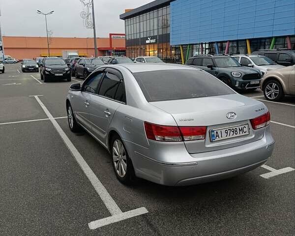 Сірий Хендай Соната, об'ємом двигуна 2.36 л та пробігом 300 тис. км за 5500 $, фото 4 на Automoto.ua