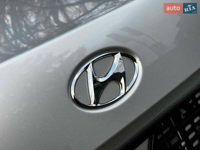 Сірий Хендай Соната, об'ємом двигуна 2 л та пробігом 180 тис. км за 5700 $, фото 21 на Automoto.ua