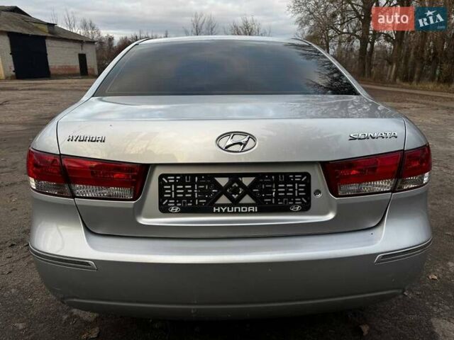 Сірий Хендай Соната, об'ємом двигуна 2 л та пробігом 180 тис. км за 5700 $, фото 22 на Automoto.ua