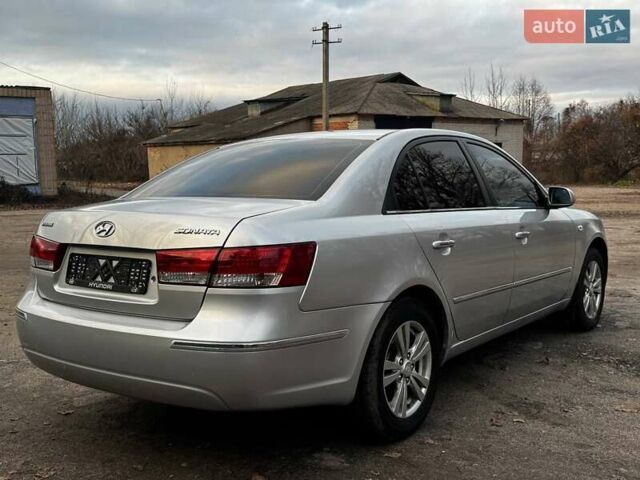 Сірий Хендай Соната, об'ємом двигуна 2 л та пробігом 180 тис. км за 5700 $, фото 17 на Automoto.ua