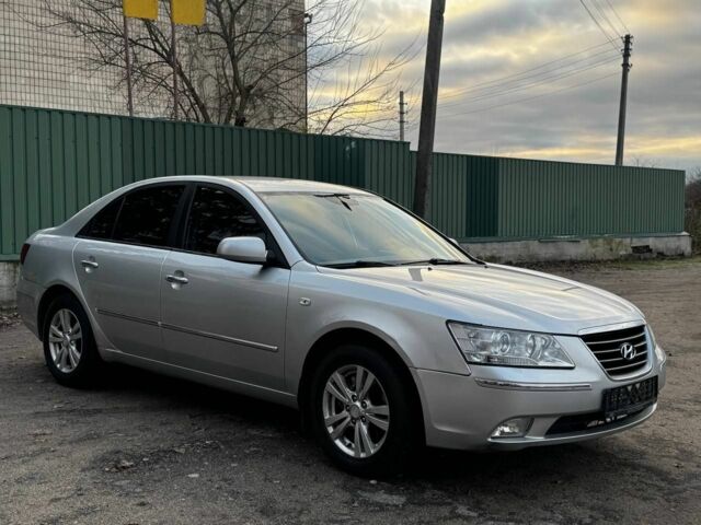 Сірий Хендай Соната, об'ємом двигуна 2 л та пробігом 180 тис. км за 5700 $, фото 1 на Automoto.ua
