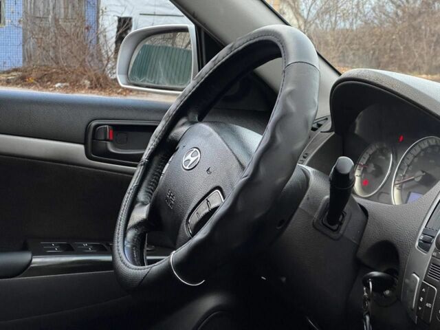 Сірий Хендай Соната, об'ємом двигуна 2 л та пробігом 180 тис. км за 5700 $, фото 22 на Automoto.ua