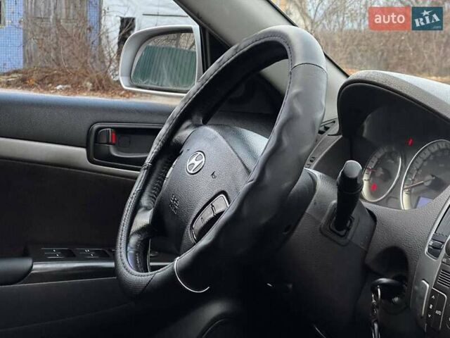 Сірий Хендай Соната, об'ємом двигуна 2 л та пробігом 180 тис. км за 5700 $, фото 53 на Automoto.ua
