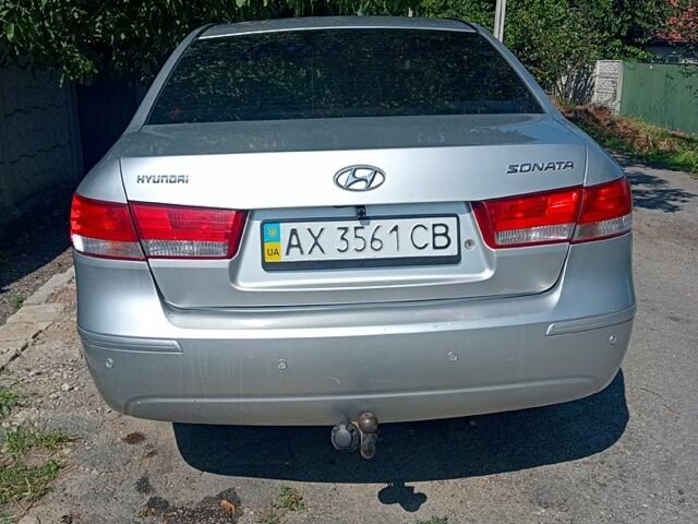 Серый Хендай Соната, объемом двигателя 2 л и пробегом 188 тыс. км за 7500 $, фото 5 на Automoto.ua