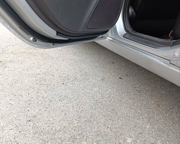 Сірий Хендай Соната, об'ємом двигуна 2.36 л та пробігом 300 тис. км за 5500 $, фото 35 на Automoto.ua