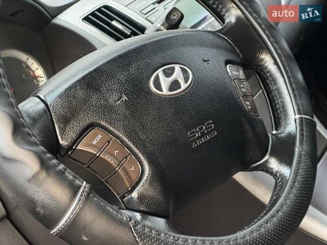 Сірий Хендай Соната, об'ємом двигуна 2 л та пробігом 180 тис. км за 5700 $, фото 32 на Automoto.ua