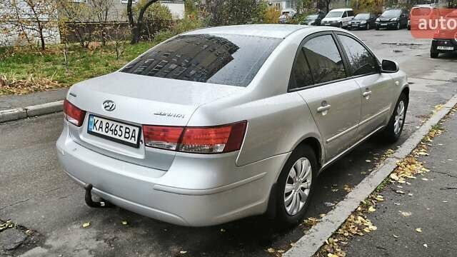 Серый Хендай Соната, объемом двигателя 2 л и пробегом 354 тыс. км за 5300 $, фото 4 на Automoto.ua