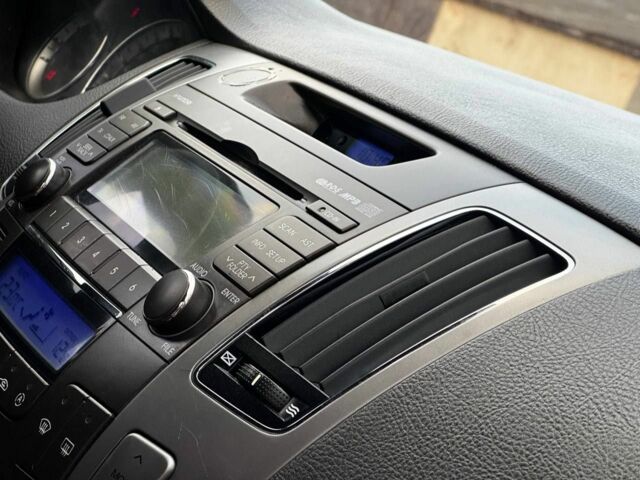 Сірий Хендай Соната, об'ємом двигуна 2 л та пробігом 180 тис. км за 5700 $, фото 21 на Automoto.ua