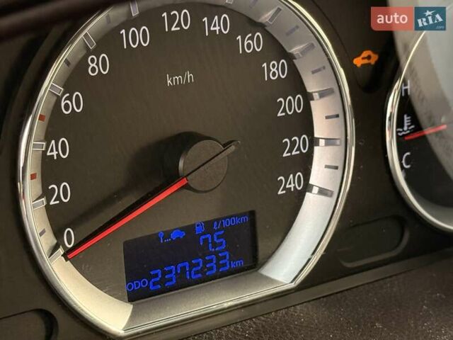 Сірий Хендай Соната, об'ємом двигуна 2 л та пробігом 237 тис. км за 7300 $, фото 11 на Automoto.ua