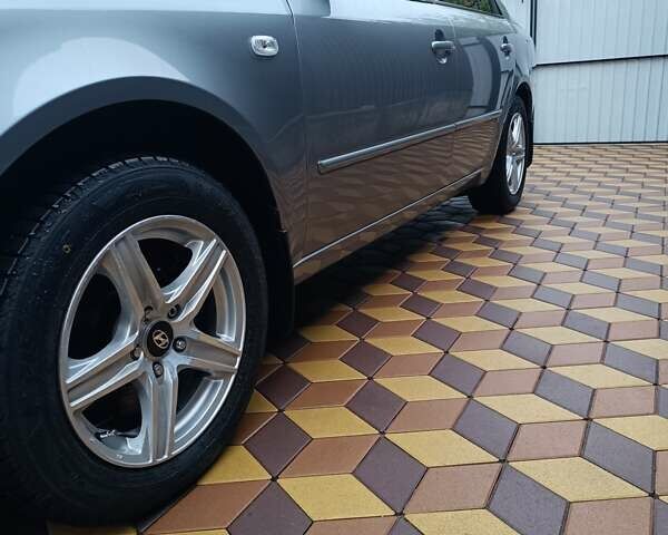 Серый Хендай Соната, объемом двигателя 2 л и пробегом 250 тыс. км за 5999 $, фото 7 на Automoto.ua