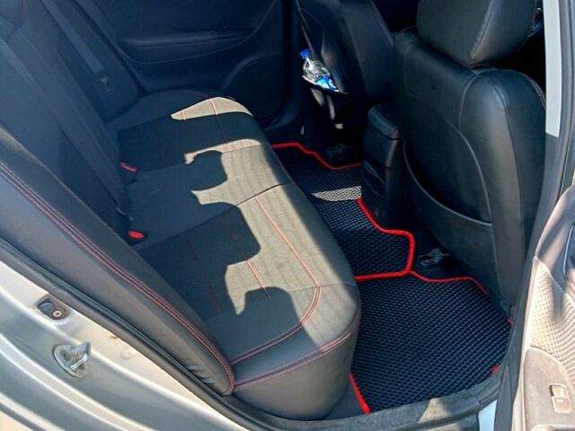 Серый Хендай Соната, объемом двигателя 2 л и пробегом 188 тыс. км за 7500 $, фото 3 на Automoto.ua