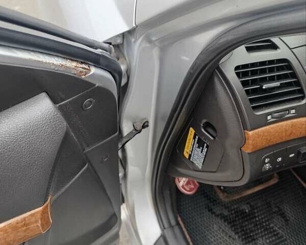 Сірий Хендай Соната, об'ємом двигуна 2.36 л та пробігом 300 тис. км за 5500 $, фото 13 на Automoto.ua