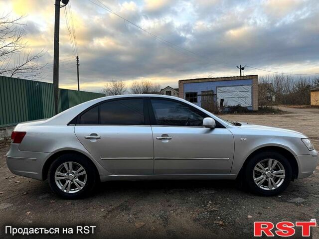 Сірий Хендай Соната, об'ємом двигуна 2 л та пробігом 180 тис. км за 5700 $, фото 7 на Automoto.ua