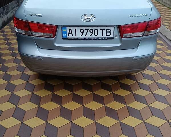 Серый Хендай Соната, объемом двигателя 2 л и пробегом 250 тыс. км за 5999 $, фото 5 на Automoto.ua