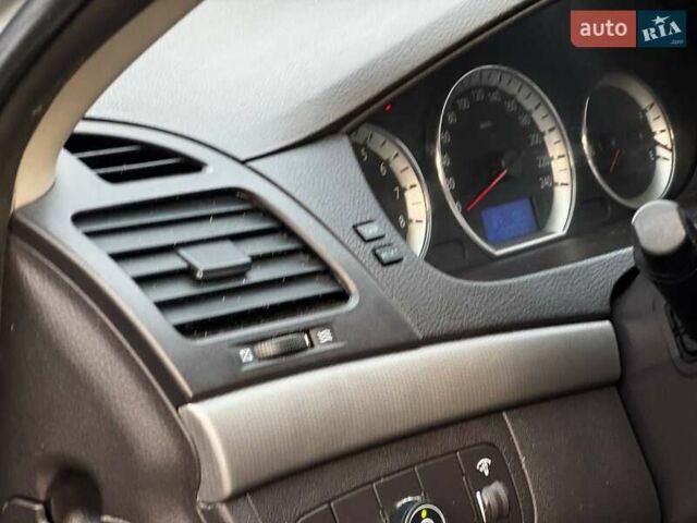 Сірий Хендай Соната, об'ємом двигуна 2 л та пробігом 180 тис. км за 5700 $, фото 36 на Automoto.ua