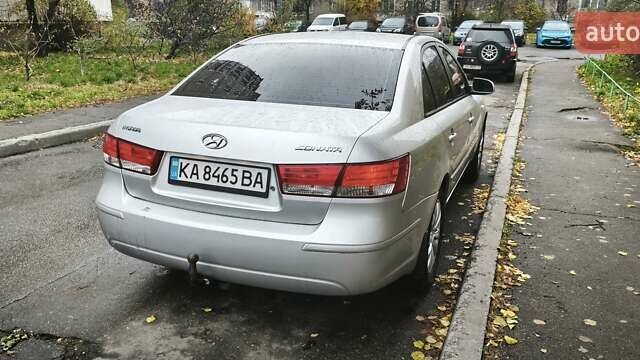 Серый Хендай Соната, объемом двигателя 2 л и пробегом 354 тыс. км за 5300 $, фото 3 на Automoto.ua