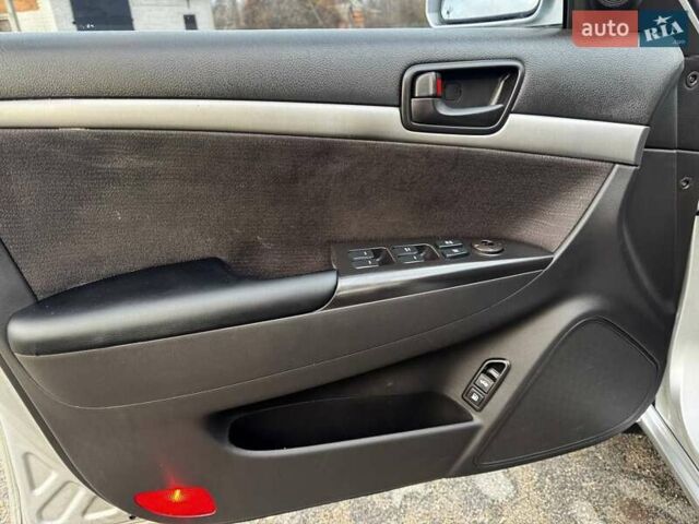 Сірий Хендай Соната, об'ємом двигуна 2 л та пробігом 180 тис. км за 5700 $, фото 18 на Automoto.ua