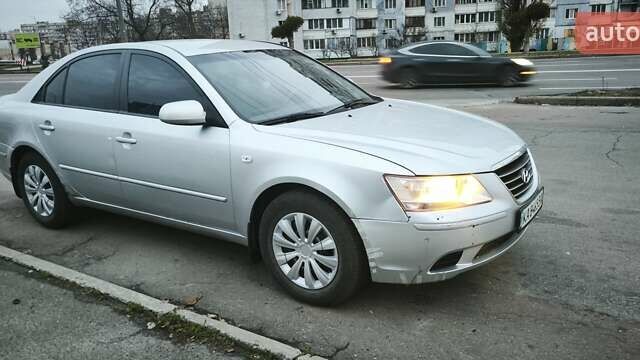 Серый Хендай Соната, объемом двигателя 2 л и пробегом 354 тыс. км за 5200 $, фото 8 на Automoto.ua