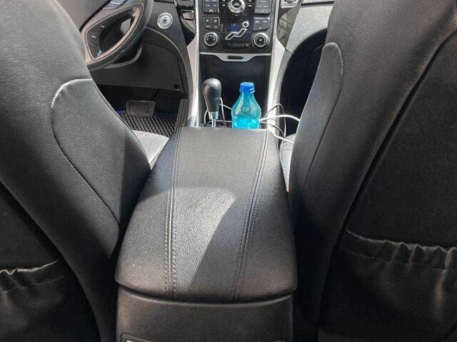 Серый Хендай Соната, объемом двигателя 0 л и пробегом 293 тыс. км за 7300 $, фото 8 на Automoto.ua