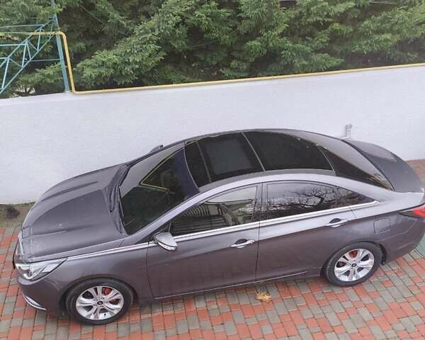 Сірий Хендай Соната, об'ємом двигуна 2.36 л та пробігом 142 тис. км за 8500 $, фото 3 на Automoto.ua