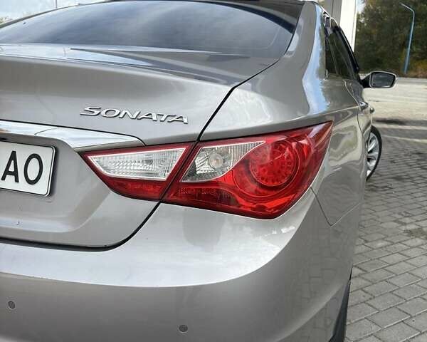 Хендай Соната 2010 в Днепре (Днепропетровске) на Automoto.ua Серый Хендай Соната, объемом двигателя 2.4 л и пробегом 236 тыс. км за 10199 $, фото 12 на Automoto.ua