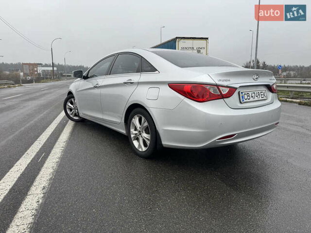 Серый Хендай Соната, объемом двигателя 2.36 л и пробегом 202 тыс. км за 7500 $, фото 7 на Automoto.ua