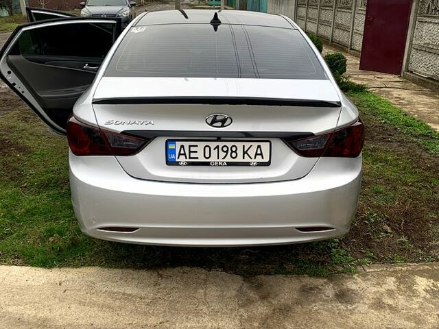 Серый Хендай Соната, объемом двигателя 2.4 л и пробегом 250 тыс. км за 7000 $, фото 9 на Automoto.ua