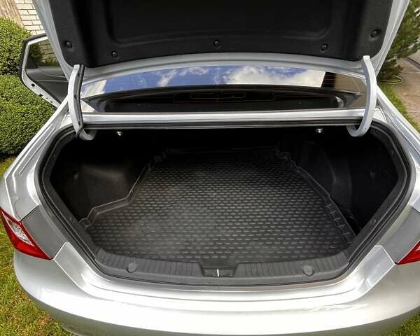 Сірий Хендай Соната, об'ємом двигуна 2.36 л та пробігом 47 тис. км за 12000 $, фото 9 на Automoto.ua