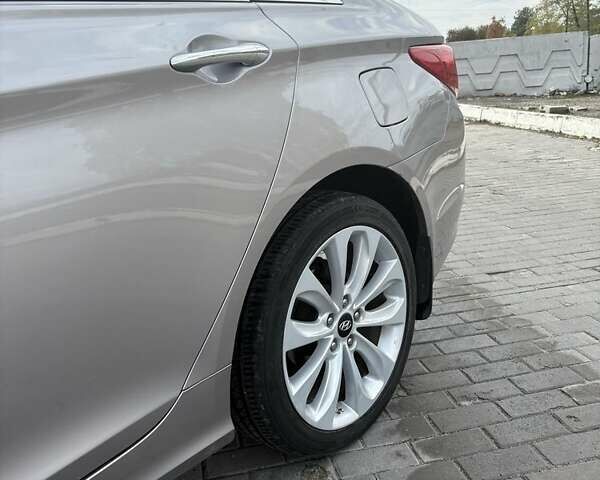 Хендай Соната 2010 в Днепре (Днепропетровске) на Automoto.ua Серый Хендай Соната, объемом двигателя 2.4 л и пробегом 236 тыс. км за 10199 $, фото 8 на Automoto.ua