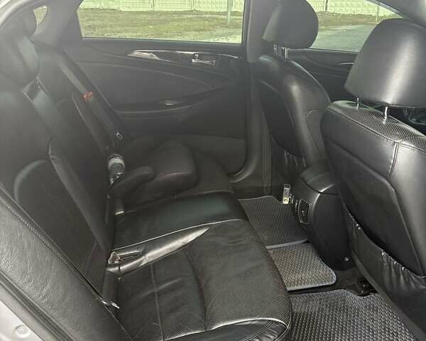 Хендай Соната 2010 в Днепре (Днепропетровске) на Automoto.ua Серый Хендай Соната, объемом двигателя 2.4 л и пробегом 236 тыс. км за 10199 $, фото 17 на Automoto.ua