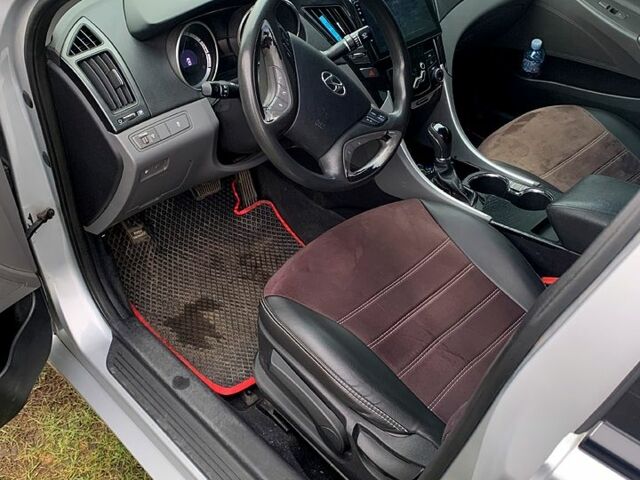 Серый Хендай Соната, объемом двигателя 2.4 л и пробегом 250 тыс. км за 7000 $, фото 11 на Automoto.ua