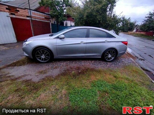 Серый Хендай Соната, объемом двигателя 2 л и пробегом 174 тыс. км за 9000 $, фото 1 на Automoto.ua