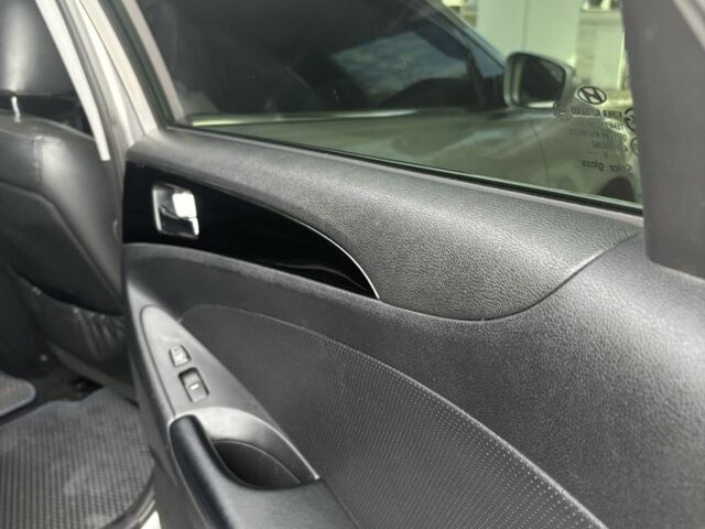 Хендай Соната 2010 в Днепре (Днепропетровске) на Automoto.ua Серый Хендай Соната, объемом двигателя 2.4 л и пробегом 236 тыс. км за 10199 $, фото 20 на Automoto.ua