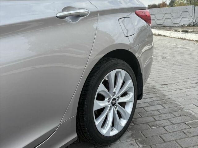 Хендай Соната 2010 в Днепре (Днепропетровске) на Automoto.ua Серый Хендай Соната, объемом двигателя 2.4 л и пробегом 236 тыс. км за 10199 $, фото 9 на Automoto.ua