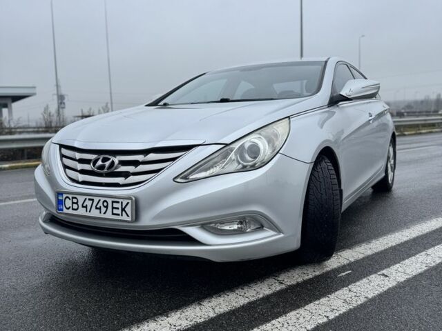 Серый Хендай Соната, объемом двигателя 2.4 л и пробегом 200 тыс. км за 7500 $, фото 1 на Automoto.ua
