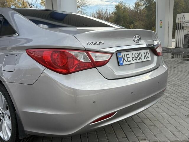 Хендай Соната 2010 в Днепре (Днепропетровске) на Automoto.ua Серый Хендай Соната, объемом двигателя 2.4 л и пробегом 236 тыс. км за 10199 $, фото 11 на Automoto.ua