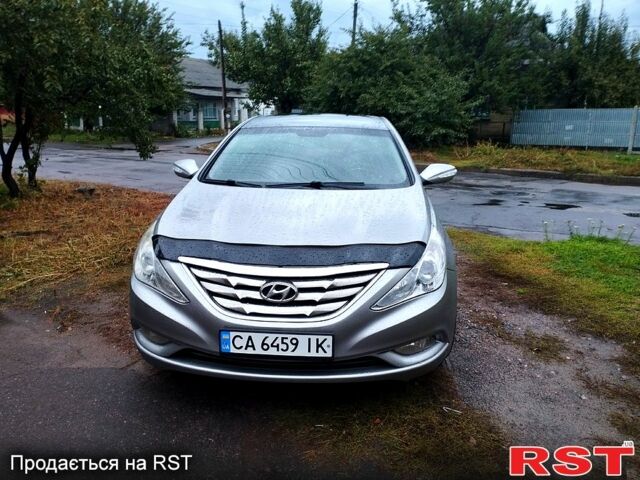 Серый Хендай Соната, объемом двигателя 2 л и пробегом 174 тыс. км за 9000 $, фото 5 на Automoto.ua