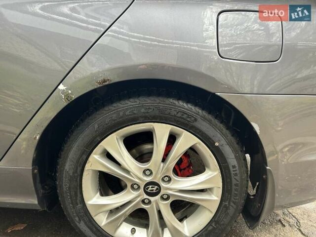 Серый Хендай Соната, объемом двигателя 2 л и пробегом 277 тыс. км за 6500 $, фото 11 на Automoto.ua