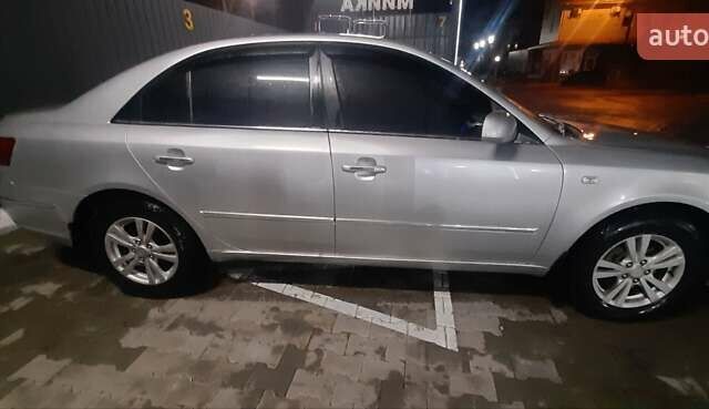 Серый Хендай Соната, объемом двигателя 2 л и пробегом 240 тыс. км за 7000 $, фото 8 на Automoto.ua