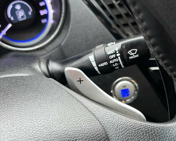 Серый Хендай Соната, объемом двигателя 2 л и пробегом 168 тыс. км за 7800 $, фото 3 на Automoto.ua