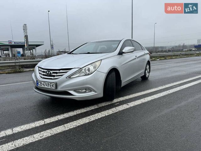Серый Хендай Соната, объемом двигателя 2.36 л и пробегом 202 тыс. км за 7500 $, фото 4 на Automoto.ua