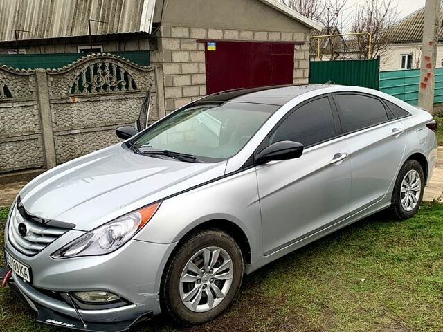 Серый Хендай Соната, объемом двигателя 2.4 л и пробегом 250 тыс. км за 7000 $, фото 3 на Automoto.ua