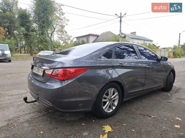 Серый Хендай Соната, объемом двигателя 2 л и пробегом 247 тыс. км за 9000 $, фото 4 на Automoto.ua